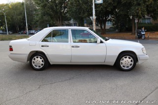 Mercedes-Benz 320 124 W124 320 E Sedan (199 1993