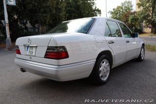 Mercedes-Benz 320 124 W124 320 E Sedan (199 1993