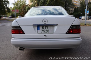 Mercedes-Benz 320 124 W124 320 E Sedan (199 1993