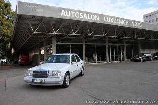 Mercedes-Benz 320 124 W124 320 E Sedan (199 1993