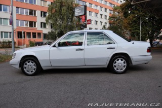 Mercedes-Benz 320 124 W124 320 E Sedan (199 1993
