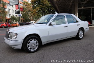 Mercedes-Benz 320 124 W124 320 E Sedan (199 1993