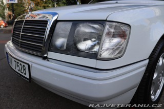 Mercedes-Benz 320 124 W124 320 E Sedan (199 1993