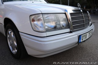 Mercedes-Benz 320 124 W124 320 E Sedan (199 1993