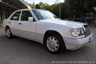 Mercedes-Benz 320 124 W124 320 E Sedan (199 1993