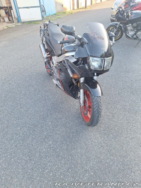 Honda VF Motorka Honda VFR 750 F 1990