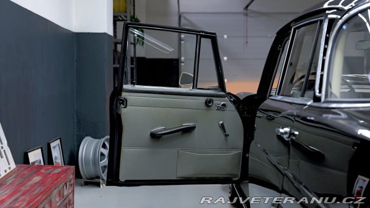 Mercedes-Benz 230 230S | W11 | Heckflosse 1967