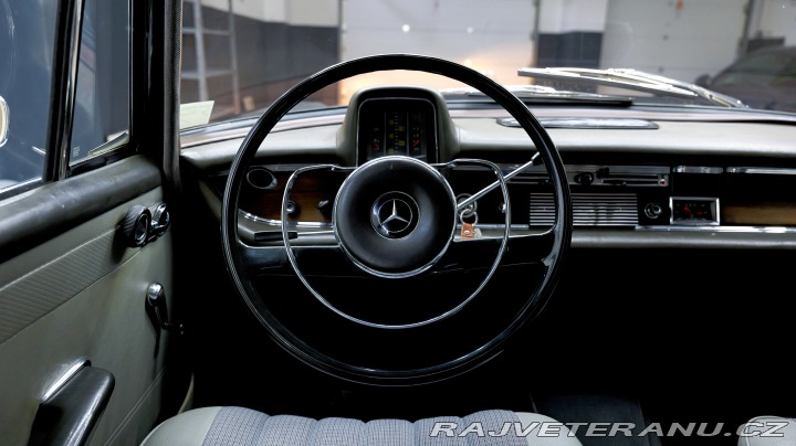 Mercedes-Benz 230 230S | W11 | Heckflosse 1967