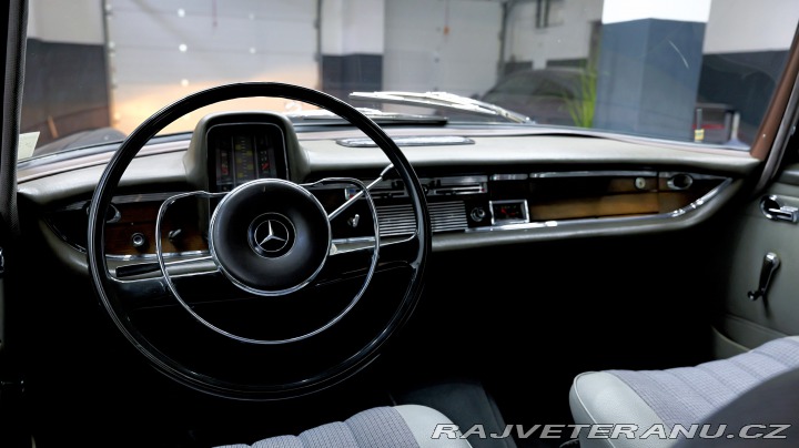 Mercedes-Benz 230 230S | W11 | Heckflosse 1967
