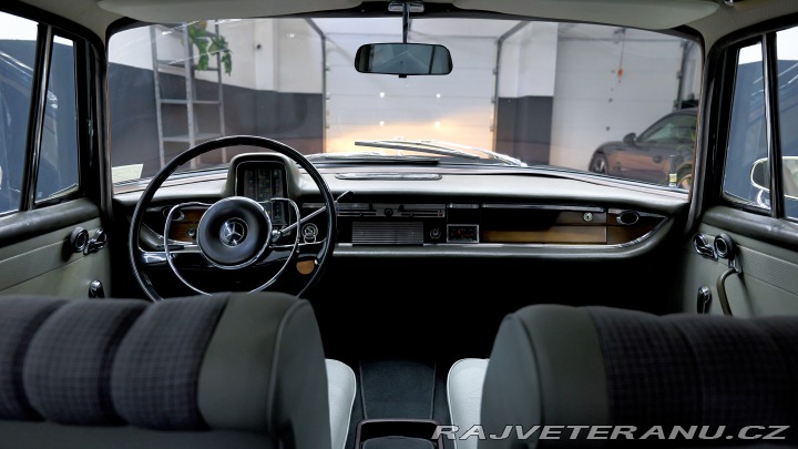 Mercedes-Benz 230 230S | W11 | Heckflosse 1967