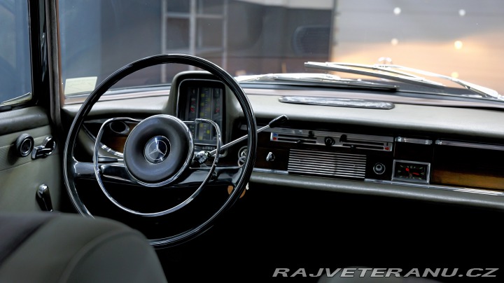 Mercedes-Benz 230 230S | W11 | Heckflosse 1967