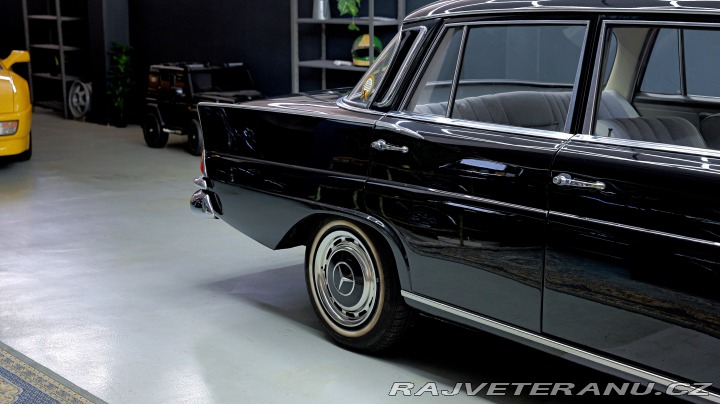 Mercedes-Benz 230 230S | W11 | Heckflosse 1967