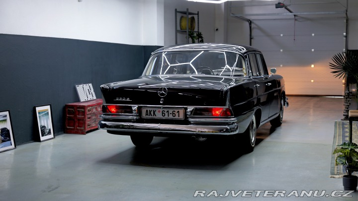 Mercedes-Benz 230 230S | W11 | Heckflosse 1967