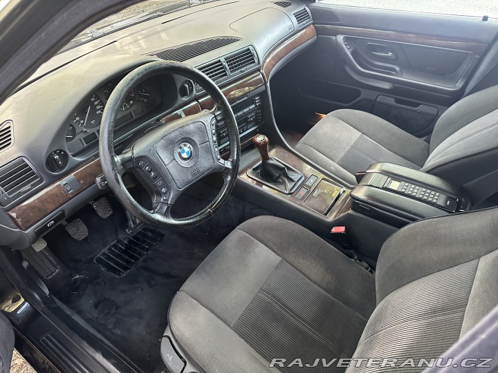BMW 7 E38 735i manuál 1997