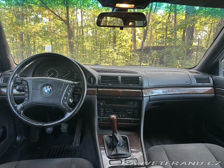 BMW 7 E38 735i manuál 1997