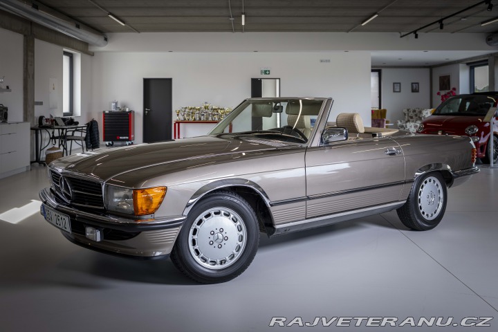 Mercedes-Benz SL 300 (R107) 1986