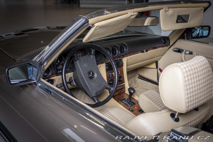 Mercedes-Benz SL 300 (R107) 1986