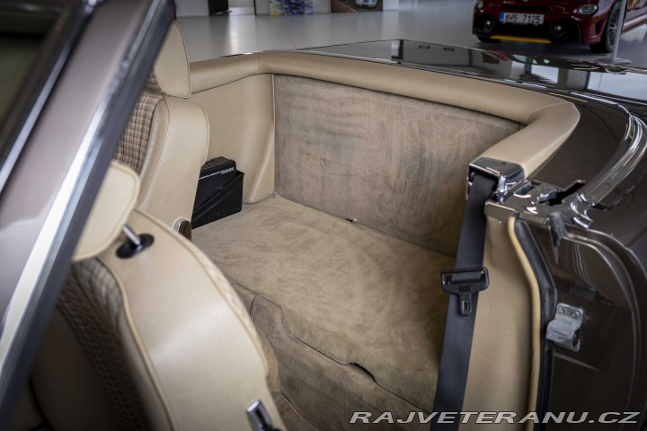 Mercedes-Benz SL 300 (R107) 1986