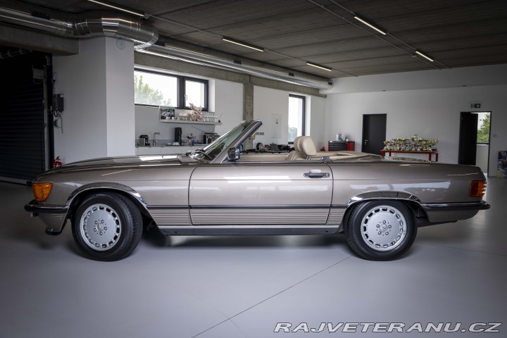 Mercedes-Benz SL 300 (R107) 1986