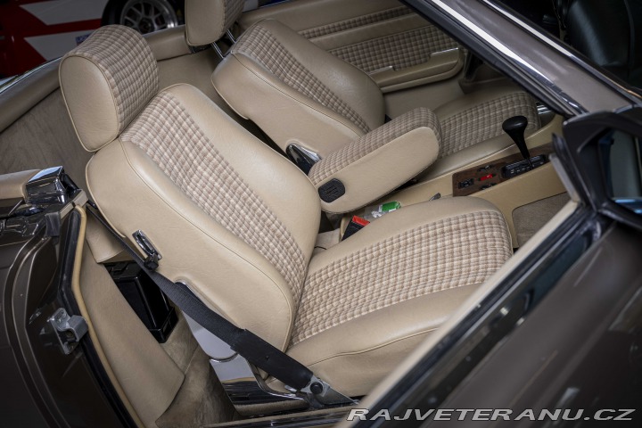 Mercedes-Benz SL 300 (R107) 1986