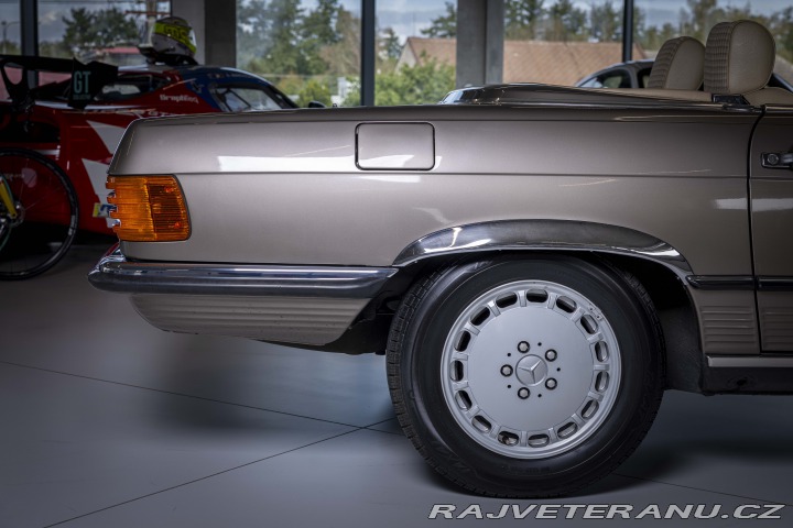 Mercedes-Benz SL 300 (R107) 1986