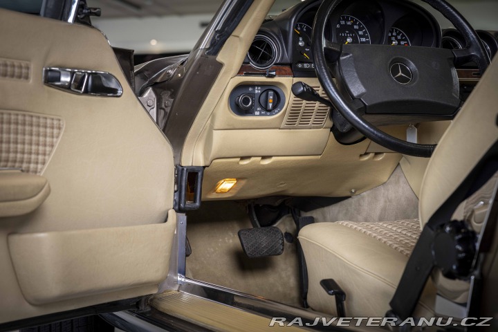 Mercedes-Benz SL 300 (R107) 1986