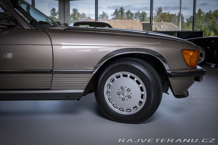 Mercedes-Benz SL 300 (R107) 1986