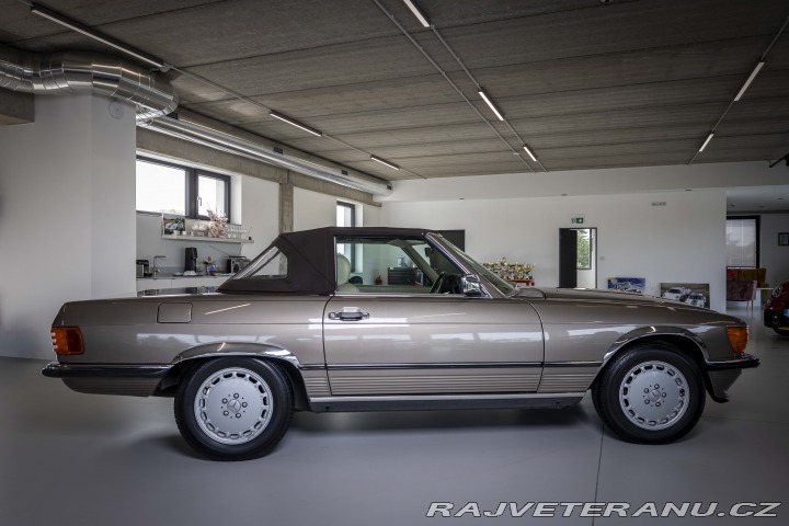 Mercedes-Benz SL 300 (R107) 1986