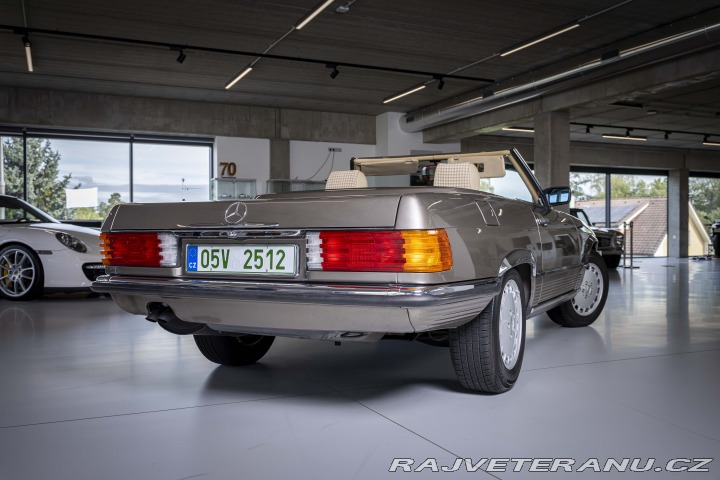 Mercedes-Benz SL 300 (R107) 1986