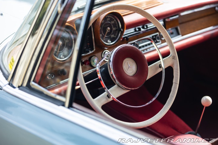 Mercedes-Benz 220 SEb COUPE 1963