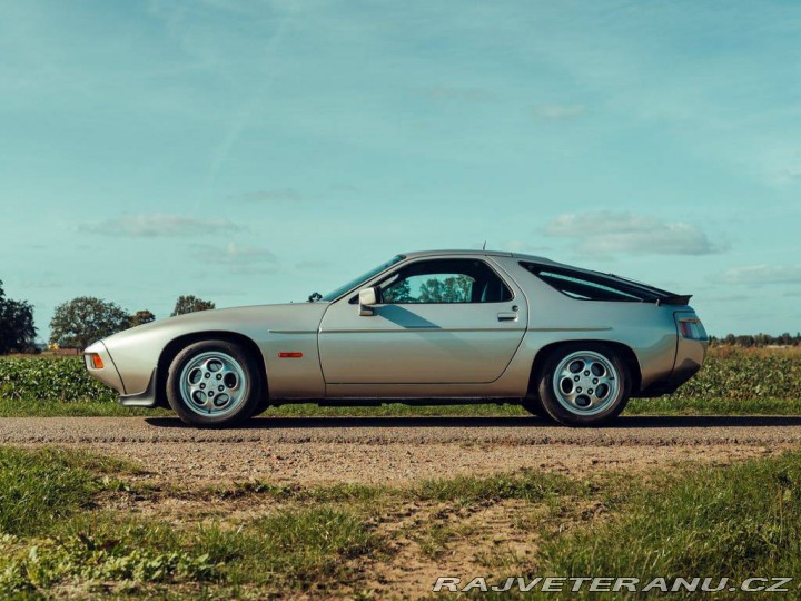 Porsche 928 4.7 S 1983