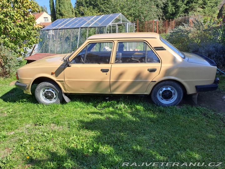Škoda 105 742 1984