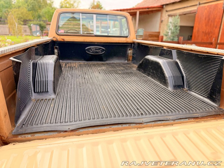 Ford F 250 6.9 V8 Diesel Manuál 1984