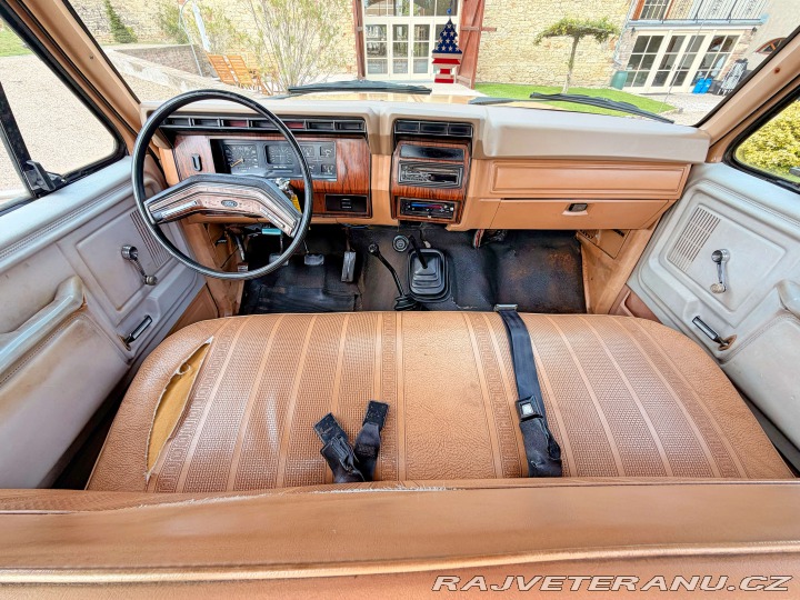 Ford F 250 6.9 V8 Diesel Manuál 1984