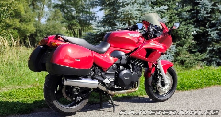 Triumph Ostatní modely Sprint 900 Executive 1998