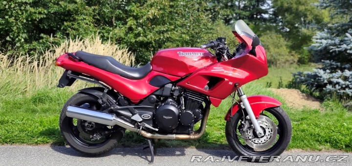 Triumph Ostatní modely Sprint 900 Executive 1998