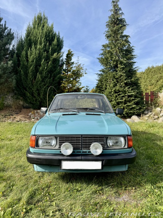 Škoda 105 105L s tažným zařízením