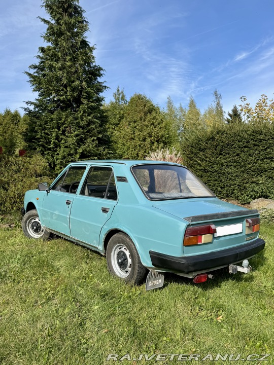 Škoda 105 105L s tažným zařízením 1983