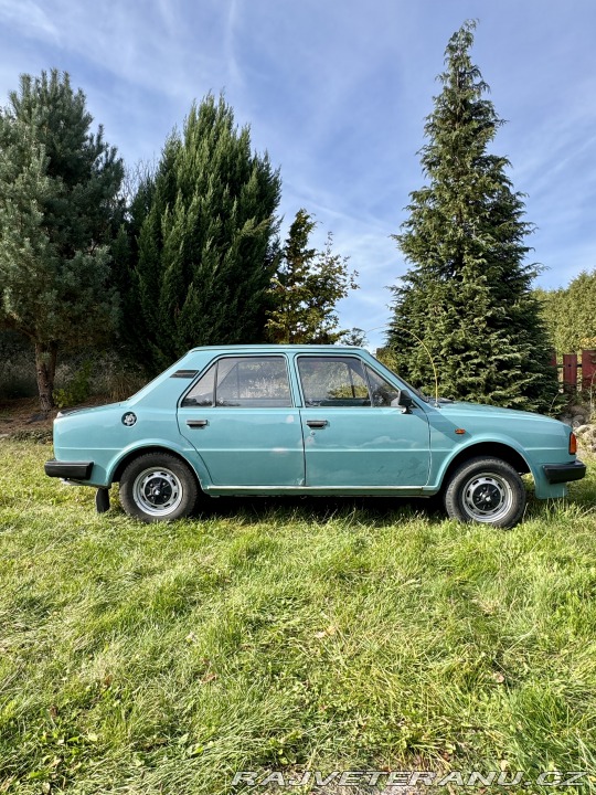 Škoda 105 105L s tažným zařízením 1983