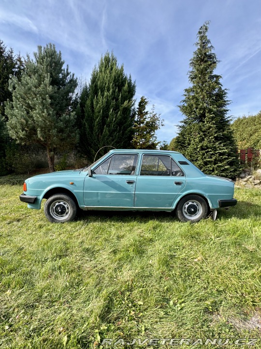 Škoda 105 105L s tažným zařízením 1983