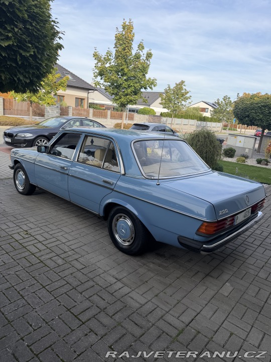 Mercedes-Benz 200 W123 1981