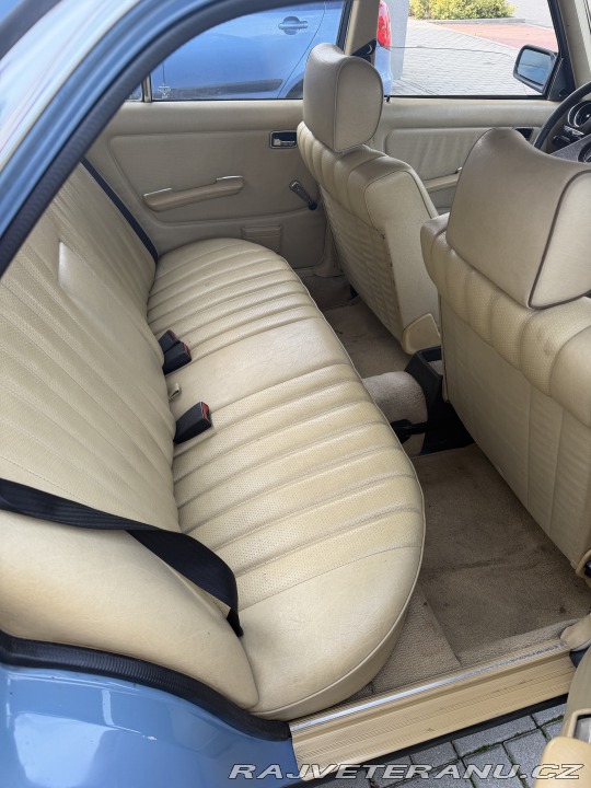 Mercedes-Benz 200 W123 1981