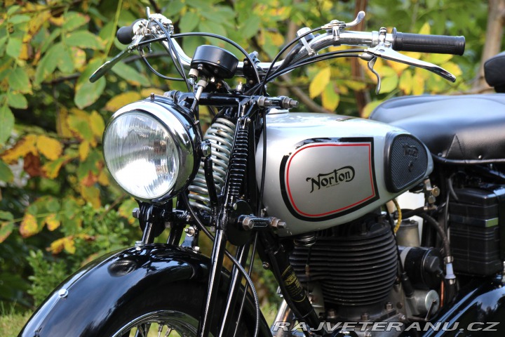 Norton Ostatní modely WD 16H 500cc - Bílé SPZ 1943