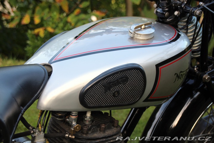 Norton Ostatní modely WD 16H 500cc - Bílé SPZ 1943