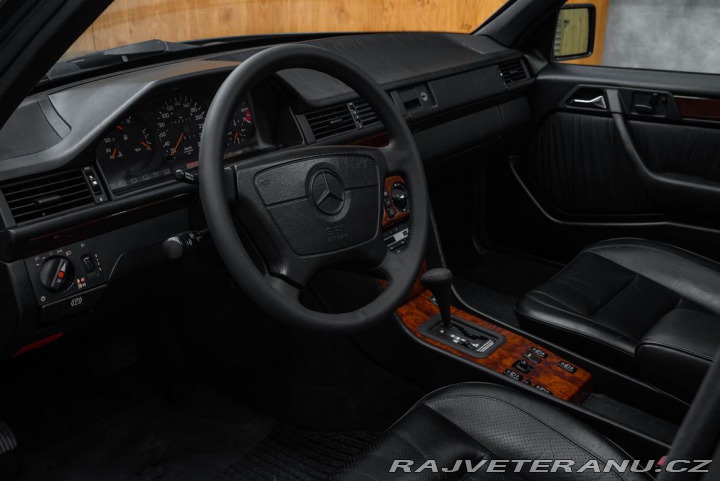 Mercedes-Benz E 1991
