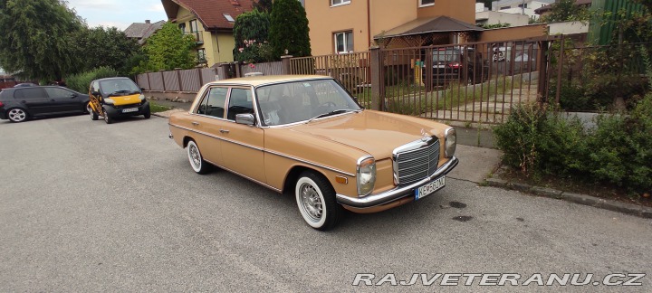 Mercedes-Benz 220 W115 1972