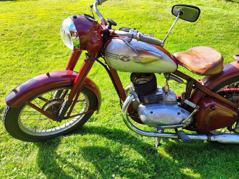 Jawa 250 Pérák