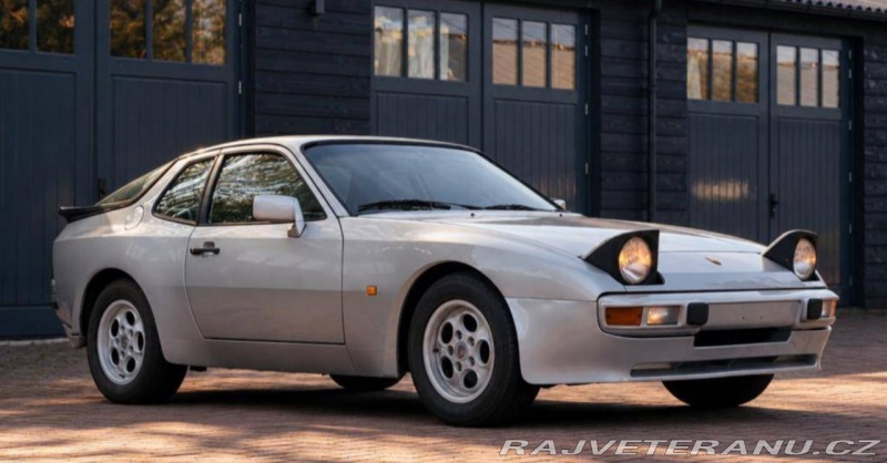 Porsche 944