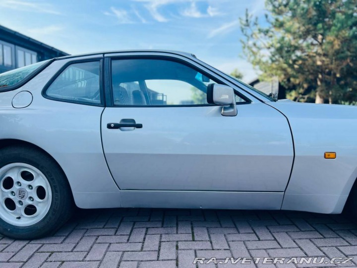 Porsche 944 1982