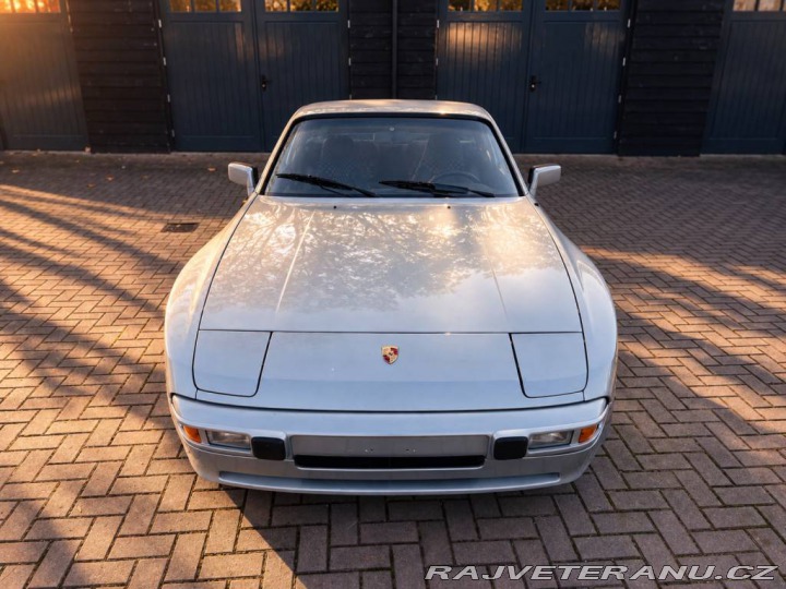 Porsche 944 1982